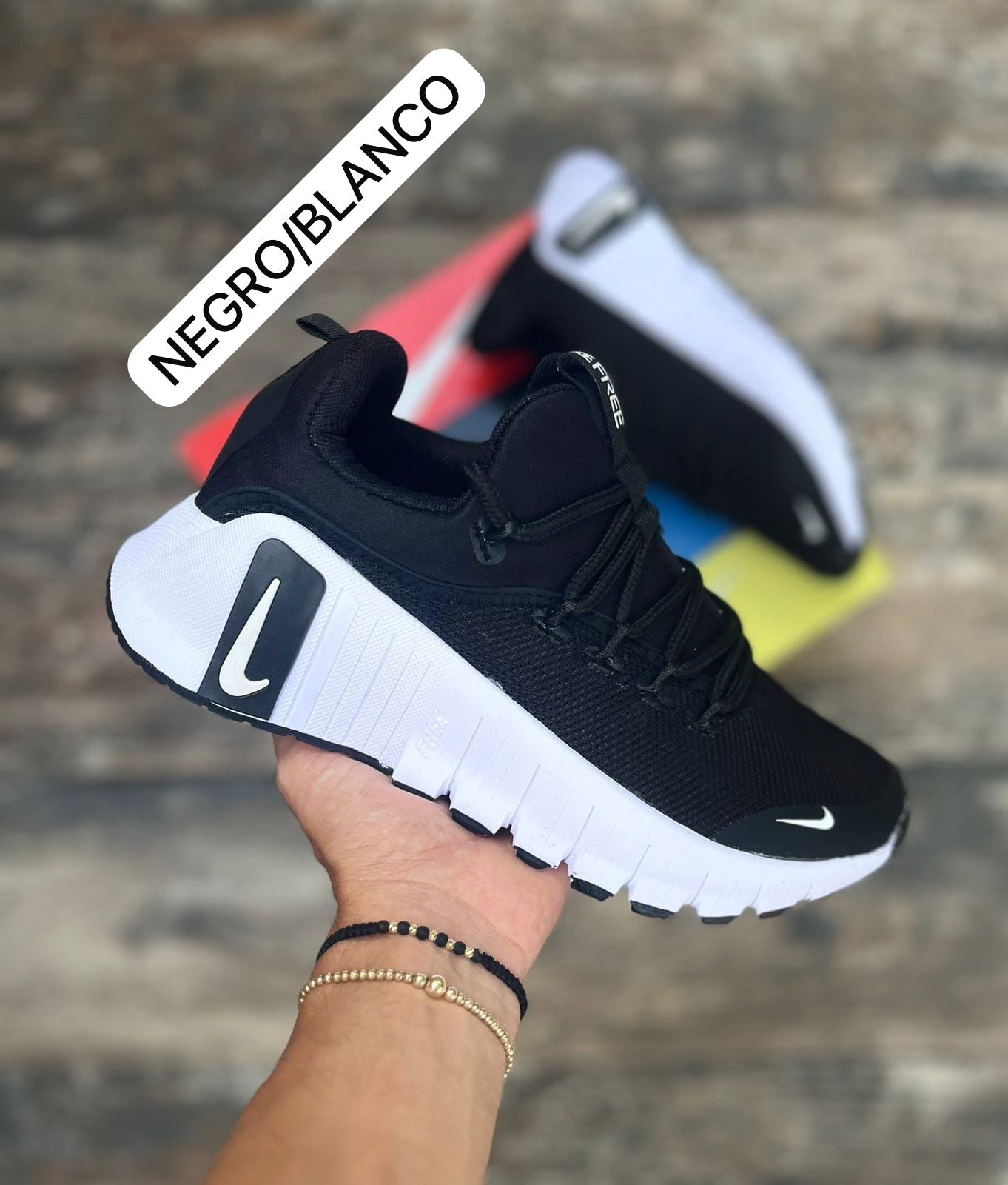 NIKE FREE